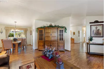 11119 N Myrtle Rd, Myrtle Creek, OR 97457 - Photo 9