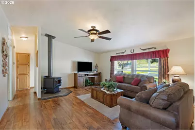 11119 N Myrtle Rd, Myrtle Creek, OR 97457 - Photo 13