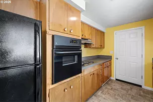 130 E 31st Ave, Eugene, OR 97405 - Photo 23