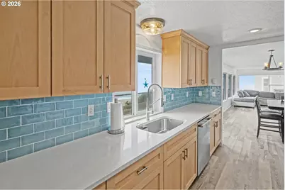 5753 NW Jetty Ave, Lincoln City, OR 97367 - Photo 15