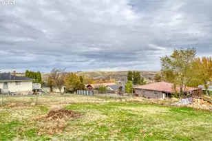 703 SE Isaac Ave, Pendleton, OR 97801 - Photo 7