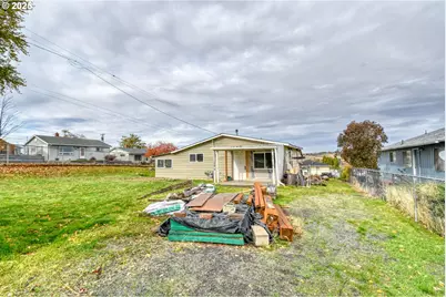 703 SE Isaac Ave, Pendleton, OR 97801 - Photo 3
