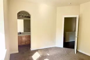 2608 SW Hume Ct, Portland, OR 97219 - Photo 13