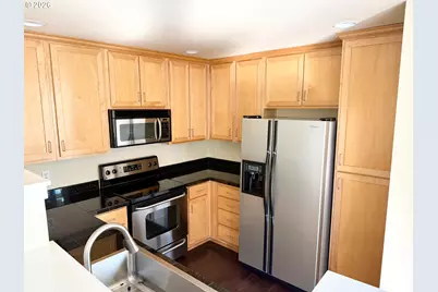 2608 SW Hume Ct, Portland, OR 97219 - Photo 9