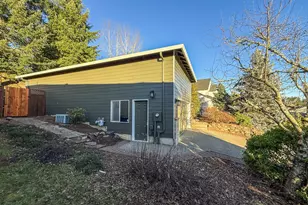 36909 Eldridge Dr, Sandy, OR 97055 - Photo 5