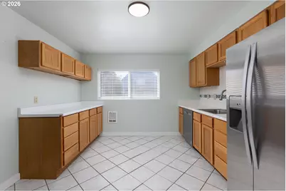 208 NW 7th St, Newport, OR 97365 - Photo 11