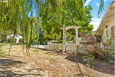1627 Southgate Way, Grants Pass, OR 97527 - Photo 45