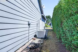96407 Oceanside E Dr, Brookings, OR 97415 - Photo 39