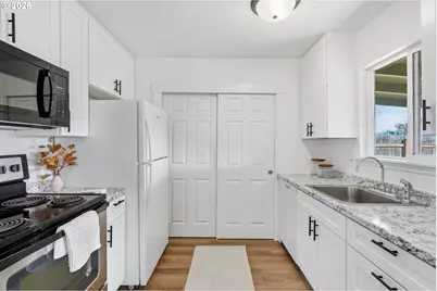 10323 NE 58th St, Vancouver, WA 98662 - Photo 9