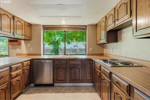 324 N Peacock Ct, Newberg, OR 97132 - Photo 13