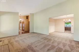 324 N Peacock Ct, Newberg, OR 97132 - Photo 9