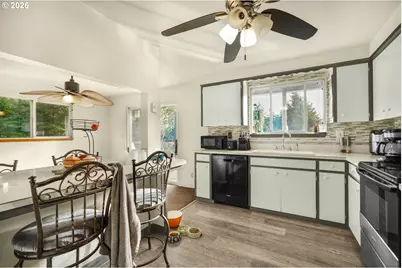 16700 SE Bel Air Dr, Damascus, OR 97089 - Photo 9