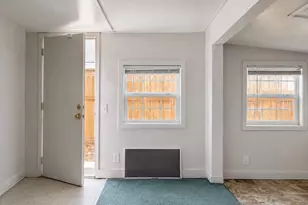 821 S Columbia St, Seaside, OR 97138 - Photo 17