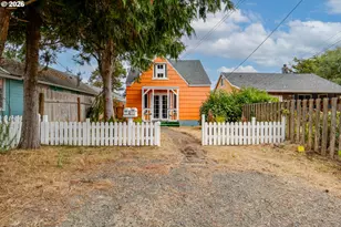 821 S Columbia St, Seaside, OR 97138 - Photo 27