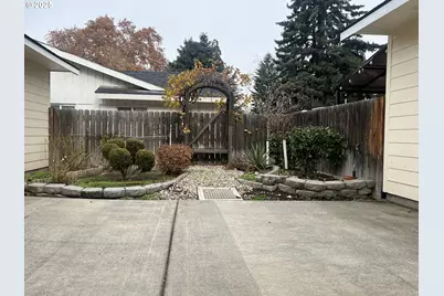 625 S Elizabeth St, Milton-Freewater, OR 97862 - Photo 7