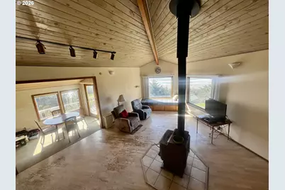 94444 Linda Ln, Gold Beach, OR 97444 - Photo 7