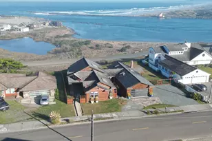 880 Ocean Dr, Bandon, OR 97411 - Photo 3