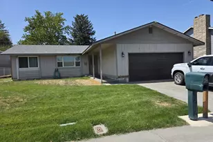 27 SW Birch Dr, Hermiston, OR 97838 - Photo 1