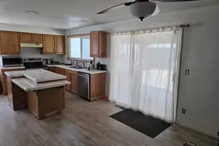 27 SW Birch Dr, Hermiston, OR 97838 - Photo 3