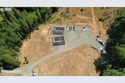 570 Tunnel Rd, Glendale, OR 97442 - Photo 5
