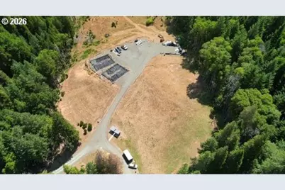 570 Tunnel Rd, Glendale, OR 97442 - Photo 7