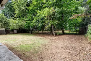 1229 SE 139th Ave, Portland, OR 97233 - Photo 25