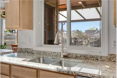 921 Hermanson St, Woodburn, OR 97071 - Photo 13