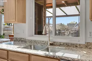 921 Hermanson St, Woodburn, OR 97071 - Photo 13