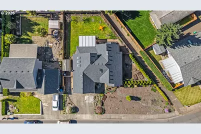 921 Hermanson St, Woodburn, OR 97071 - Photo 43