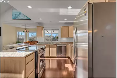 921 Hermanson St, Woodburn, OR 97071 - Photo 11