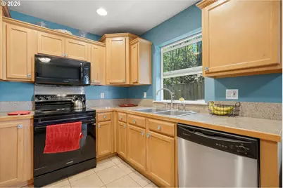 673 SE 148th Ave #11, Portland, OR 97233 - Photo 13