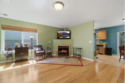 673 SE 148th Ave #11, Portland, OR 97233 - Photo 9