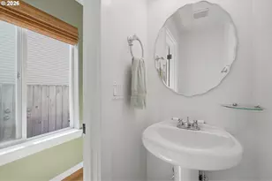 673 SE 148th Ave, Portland, OR 97233 - Photo 7