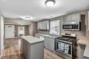 15412 NE Halsey St, Portland, OR 97230 - Photo 13