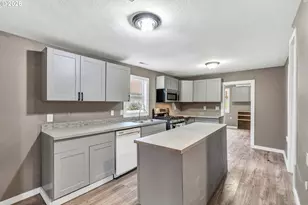 15412 NE Halsey St, Portland, OR 97230 - Photo 11