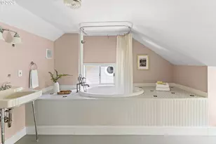 2415 NE 15th Ave, Portland, OR 97212 - Photo 27