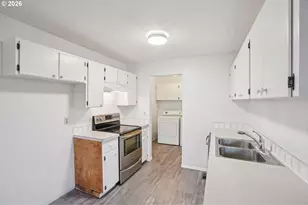 4555 NE 76th Ave, Portland, OR 97218 - Photo 11