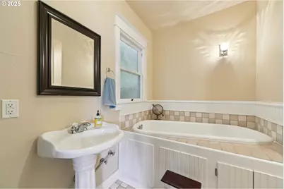 3516 SW 1st Ave, Portland, OR 97239 - Photo 11