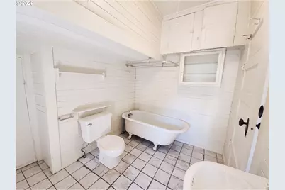 1011 Almaden St, Eugene, OR 97402 - Photo 7