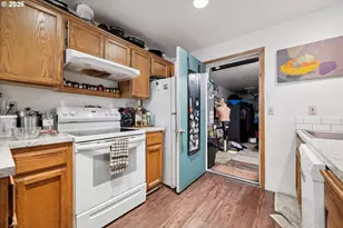 240 SE Kane Dr, Gresham, OR 97080 - Photo 31