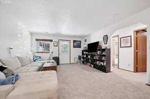 240 SE Kane Dr, Gresham, OR 97080 - Photo 5