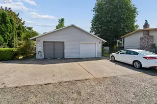 240 SE Kane Dr, Gresham, OR 97080 - Photo 1