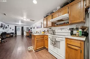 240 SE Kane Dr, Gresham, OR 97080 - Photo 33