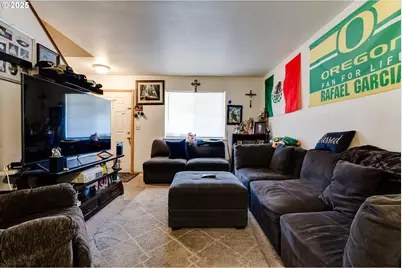 1287 R St, Springfield, OR 97477 - Photo 15