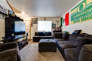 1287 R St, Springfield, OR 97477 - Photo 15