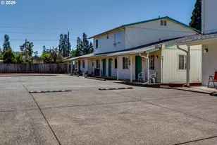 1287 R St, Springfield, OR 97477 - Photo 5