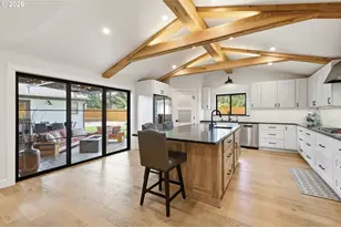 2010 Valhalla St, Eugene, OR 97401 - Photo 11