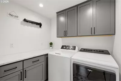 2010 Valhalla St, Eugene, OR 97401 - Photo 33