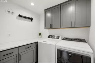 2010 Valhalla St, Eugene, OR 97401 - Photo 33