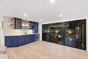 2010 Valhalla St, Eugene, OR 97401 - Photo 9